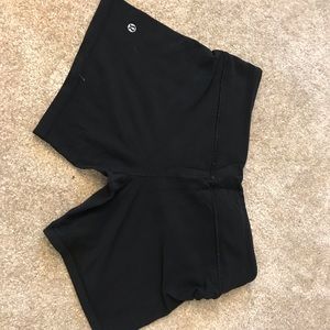 Lululemon wonder under 4inch shorts. Size 8